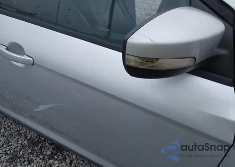 2015 Ford Focus Se z USA, uszkodzony, nr VIN 1FADP3F2XFL336212